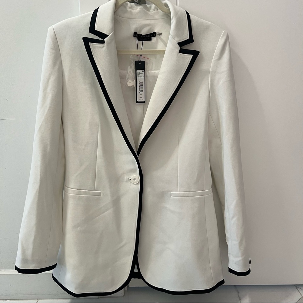 Alice + Olivia Breann Fitted Blazer- Size 6; New with Tags